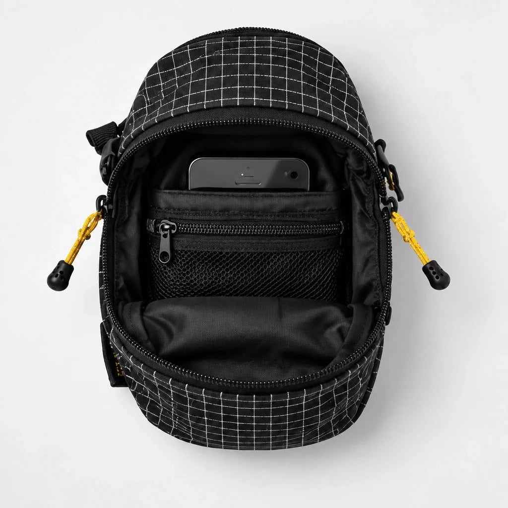 Kame - Unisex Waterproof Tear-Resistant Bag - Black