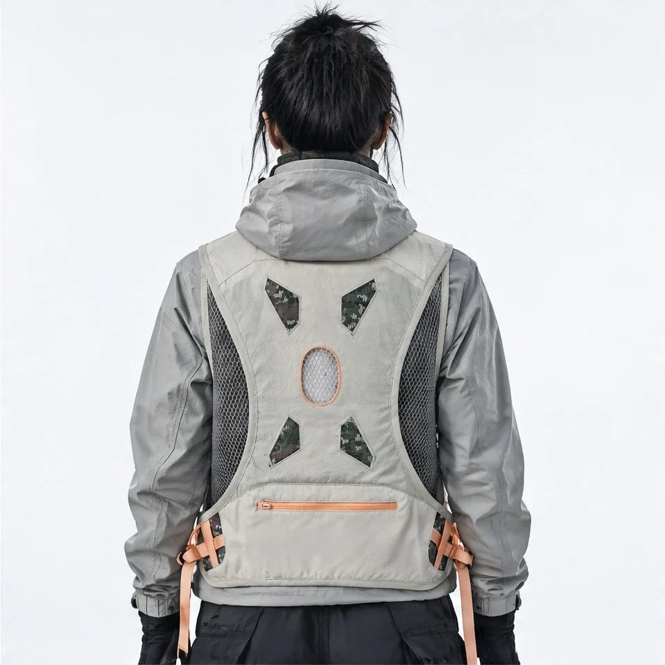 Croft - Unisex Lightweight Quick-Dry & Multi-Pocket Reflective Running Vest - Off-white